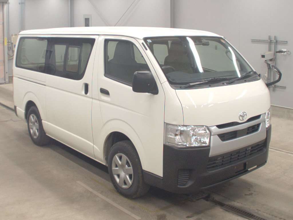 2022 Toyota Hiace ロングDX 4WD auction photo 5