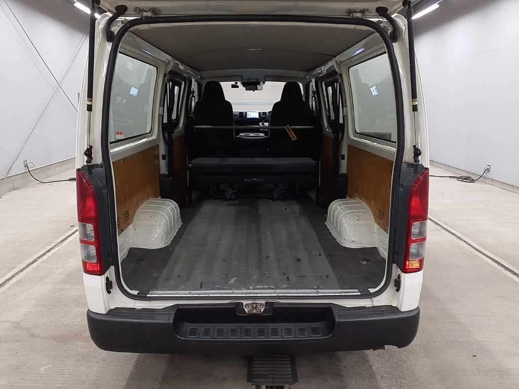 2022 Toyota Hiace ロングDX 4WD auction photo 11
