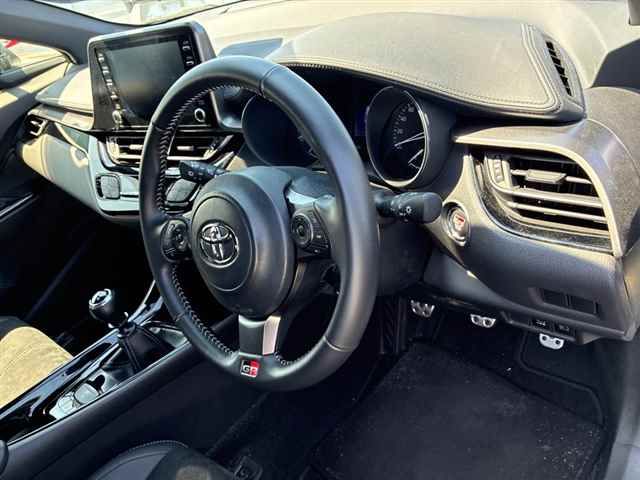 2023 Toyota C-HR S-T GRスポーツ auction photo 3