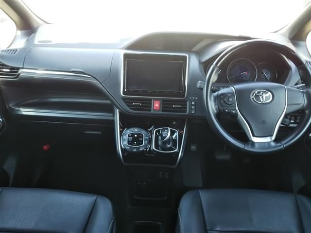 2018 Toyota Esquire Gi auction photo 5