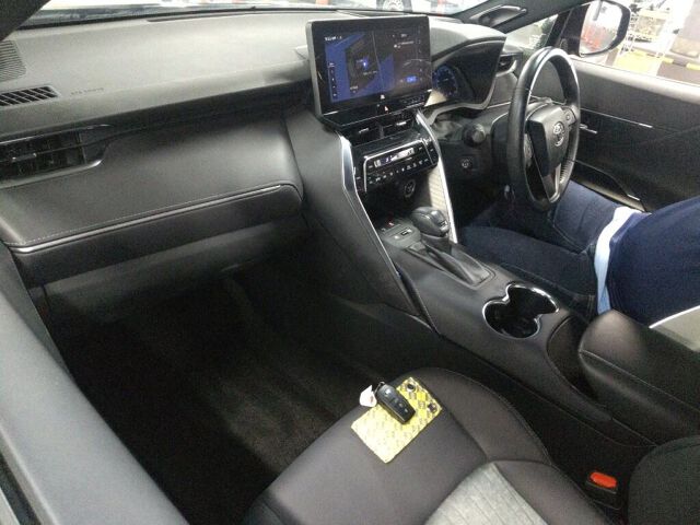 2023 Toyota Harrier Z auction photo 3