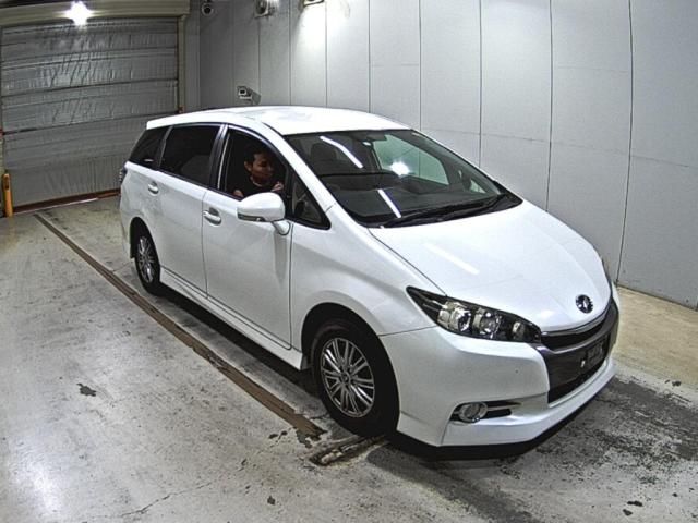 2015 Toyota Wish 1.8S Japan auction vehicle