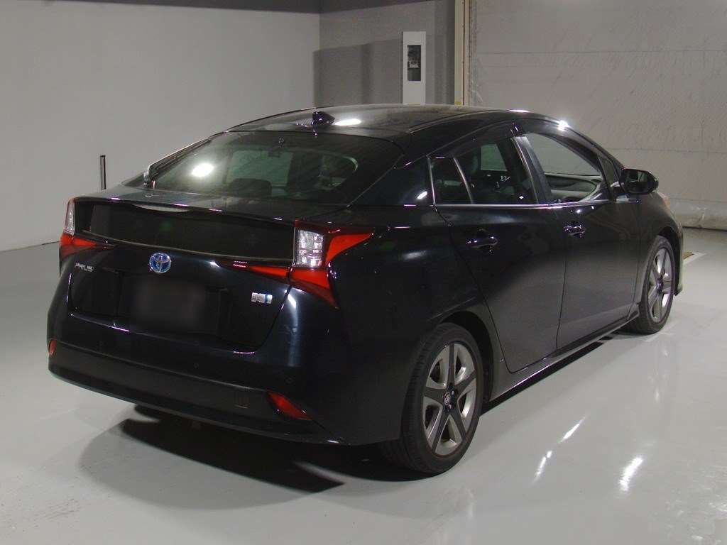 2021 Toyota Prius Sツーリングセレクション auction photo 2