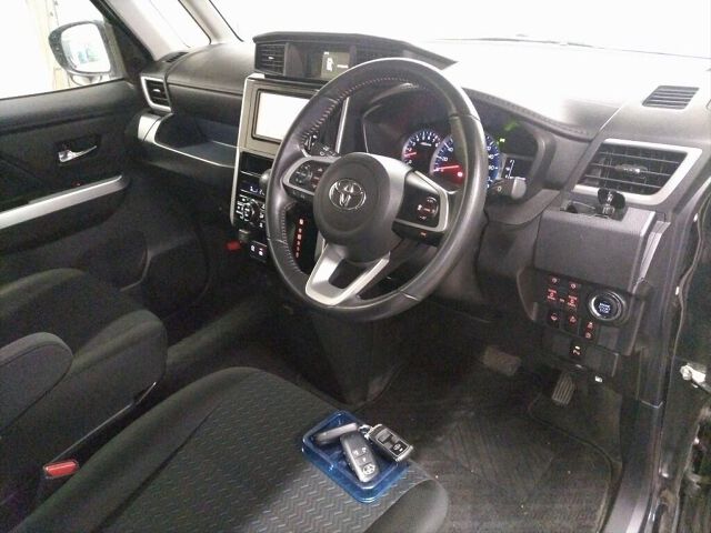 2022 Toyota Roomy カスタムG 4WD auction photo 3