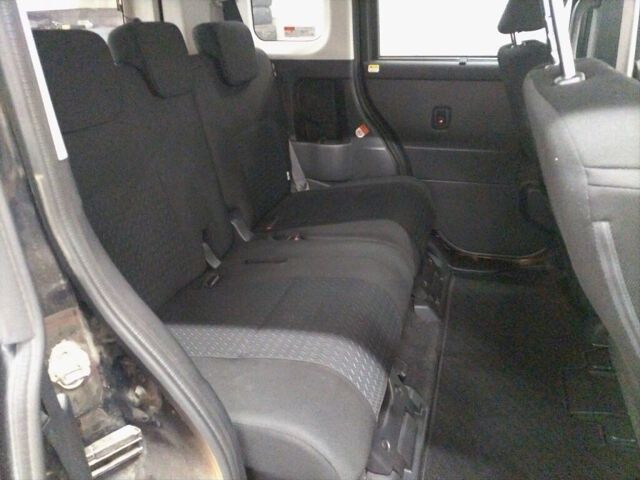 2022 Toyota Roomy カスタムG 4WD auction photo 6