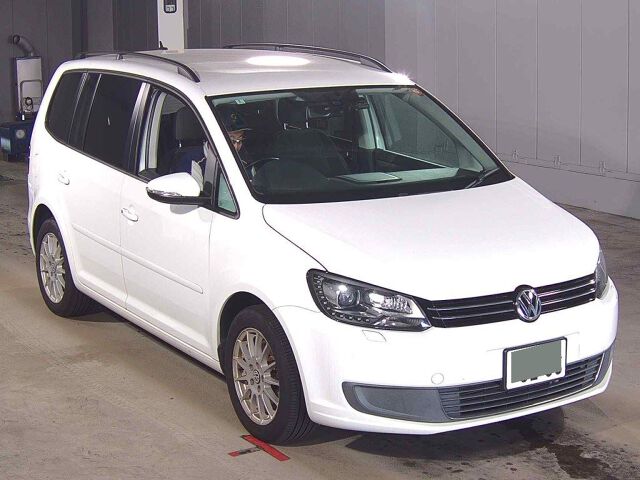 2016 Volkswagen ゴルフトゥーラン TSIコンフォートライン Japan auction vehicle