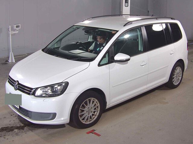 2016 Volkswagen ゴルフトゥーラン TSIコンフォートライン auction photo 4
