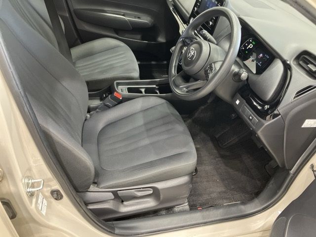2022 Toyota Aqua X auction photo 8