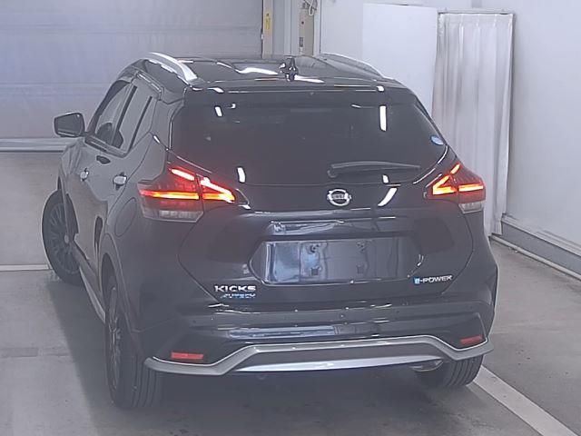 2021 Nissan Kicks AUTECH auction photo 2