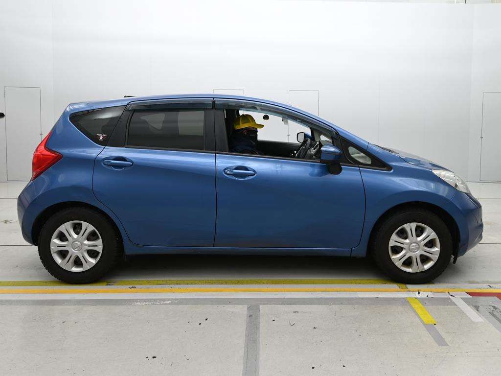 2015 Nissan Note X DIG-S Vセレ+セーフティ auction photo 3