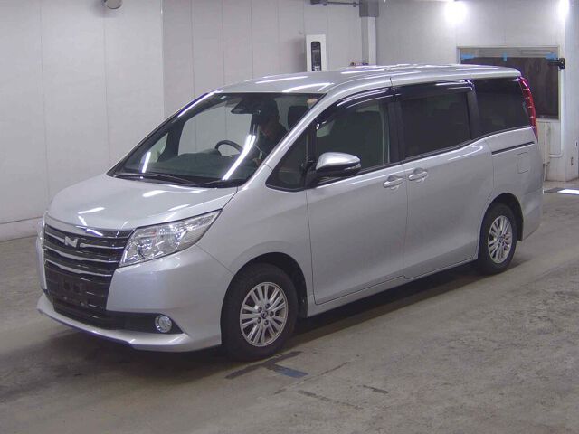 2017 Toyota Noah G auction photo 4