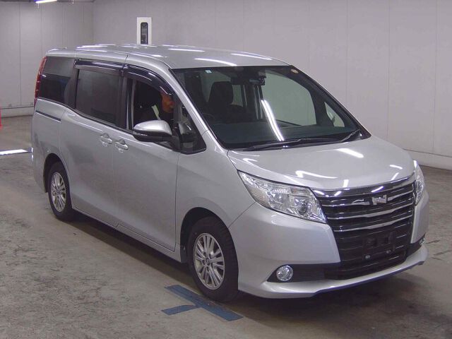 2017 Toyota Noah G Japan auction vehicle