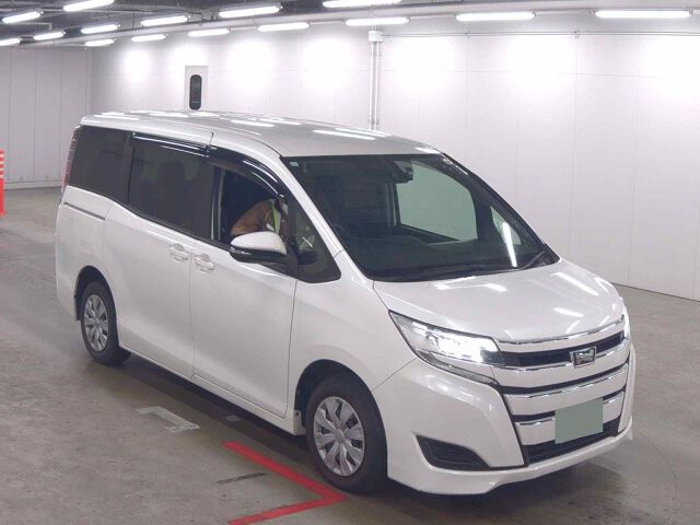 2019 Toyota Noah X フクシ Japan auction vehicle