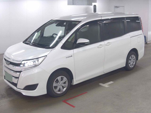 2019 Toyota Noah X フクシ auction photo 4