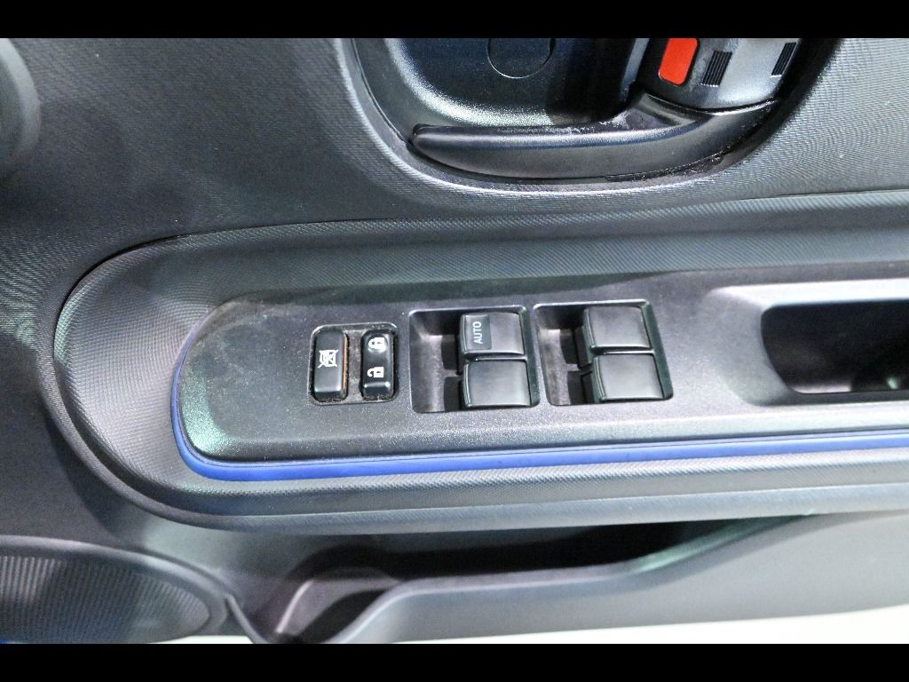 2015 Toyota Aqua S auction photo 13