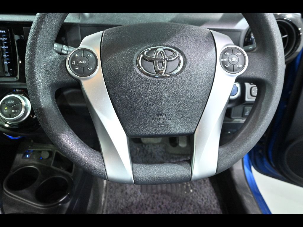 2015 Toyota Aqua S auction photo 8
