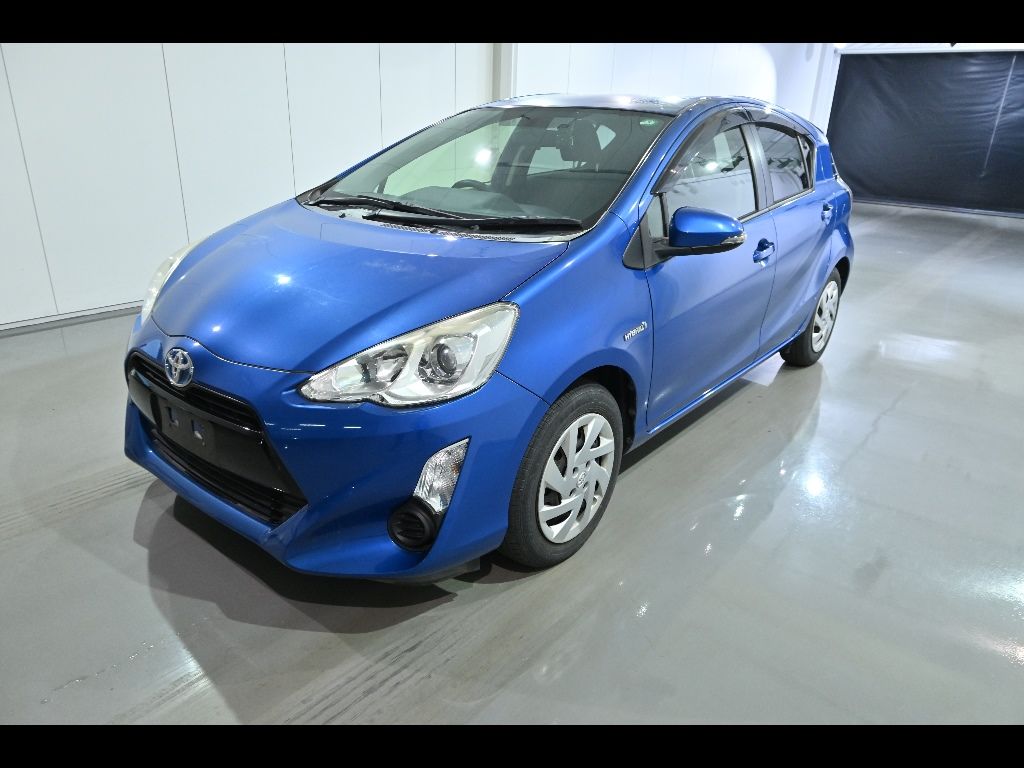 2015 Toyota Aqua S auction photo 4
