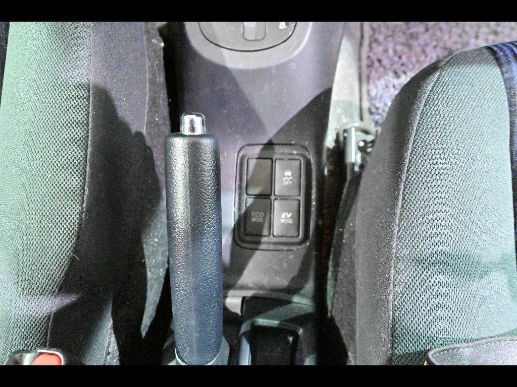2015 Toyota Aqua S auction photo 11