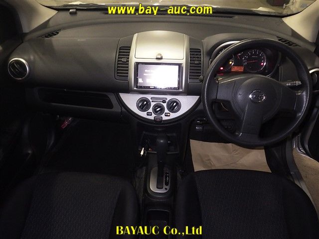 2010 Nissan Note 15X F Package auction photo 6