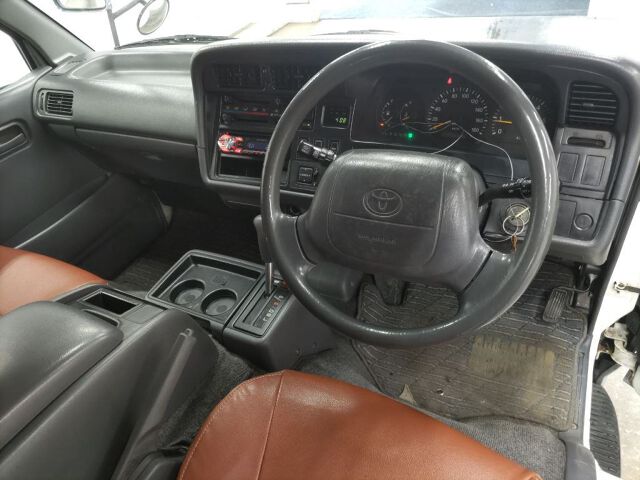 1998 Toyota Hiace ロングスーパーGL auction photo 3