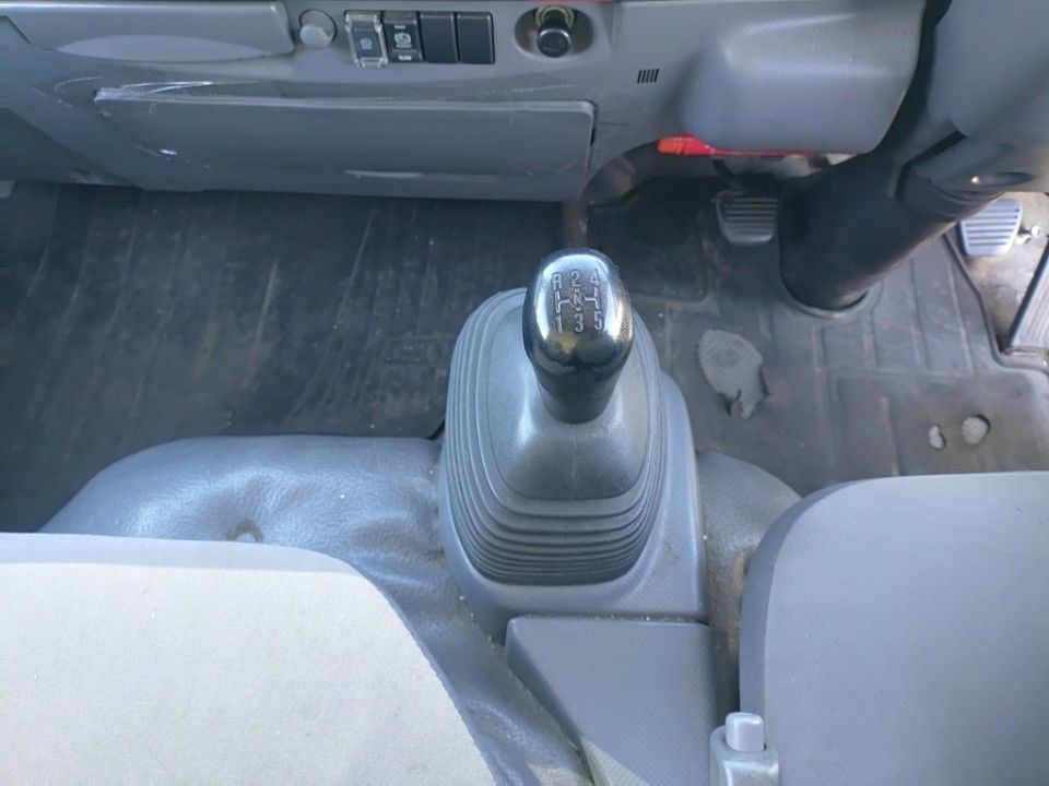 2012 Isuzu Elf auction photo 12