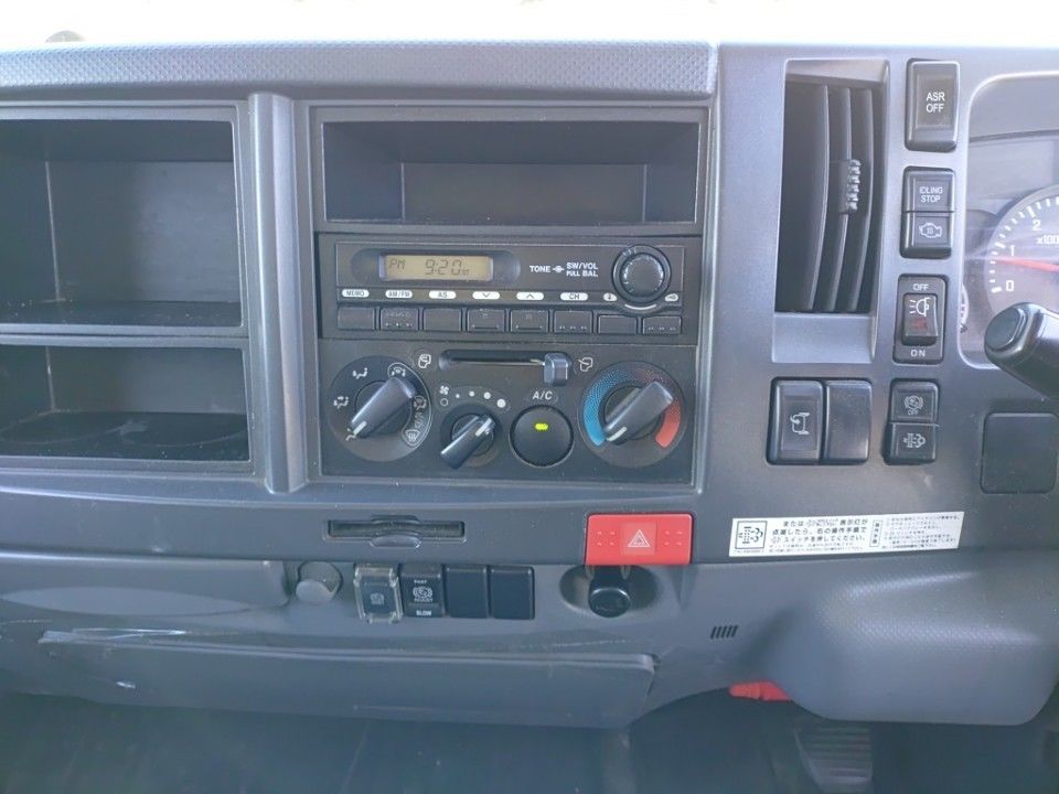 2012 Isuzu Elf auction photo 11