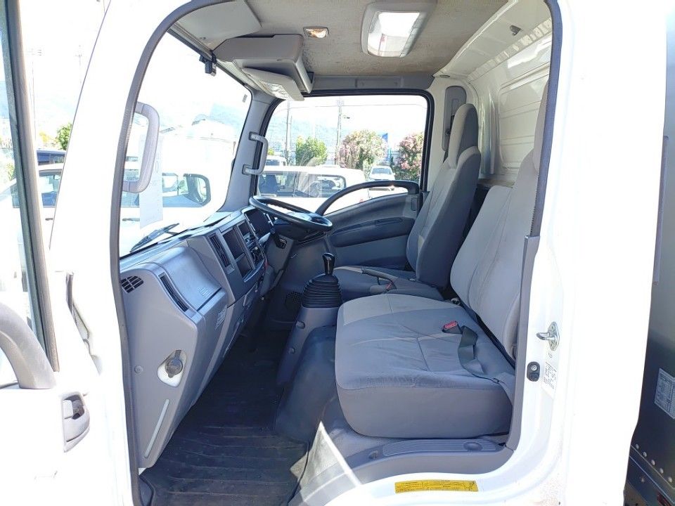 2012 Isuzu Elf auction photo 16