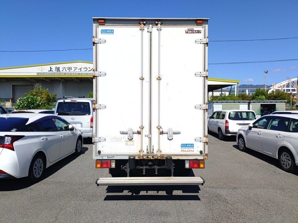 2012 Isuzu Elf auction photo 5