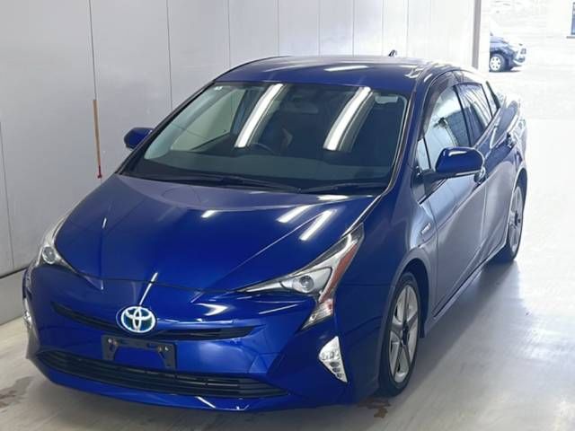 2018 Toyota Prius Sツーリングセレクション Japan auction vehicle
