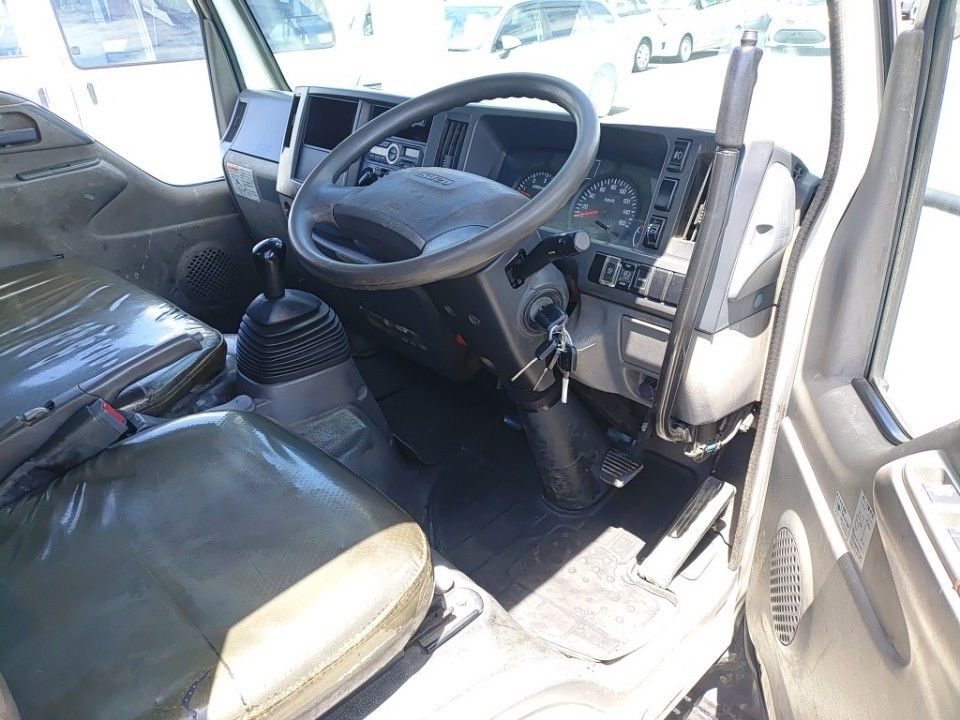 2015 Isuzu Elf auction photo 3