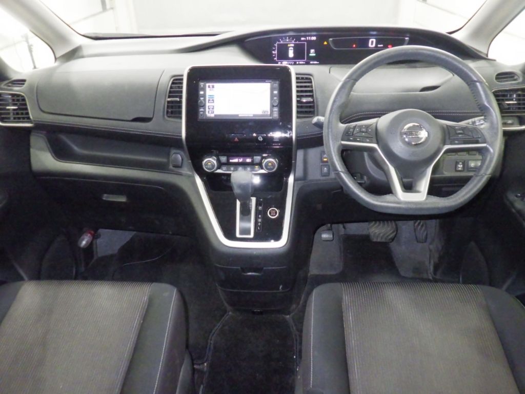2018 Nissan Serena Highway Star V Selection auction photo 3