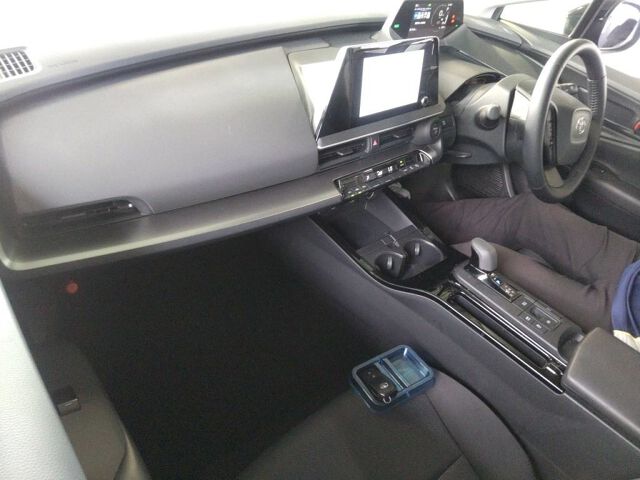2025 Toyota Prius U 4WD auction photo 3