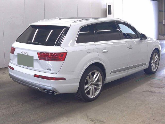 2017 Audi Q7 3.0TFSIクワトロ 4WD auction photo 5