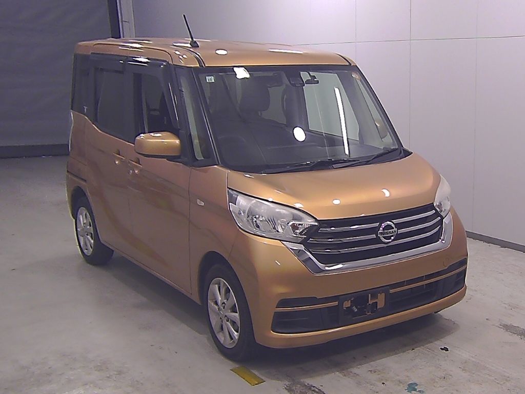 2017 Nissan Dayz Roox X V Selection Japan auction vehicle