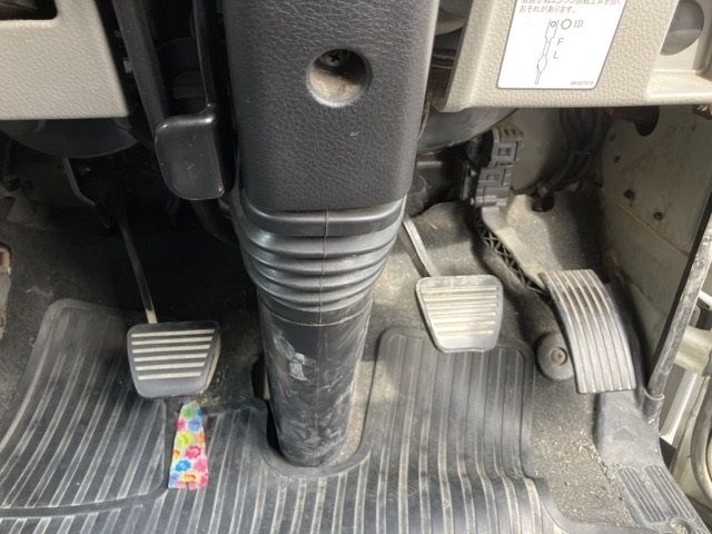 2016 Mitsubishi Fuso Canter Aluminum van auction photo 4