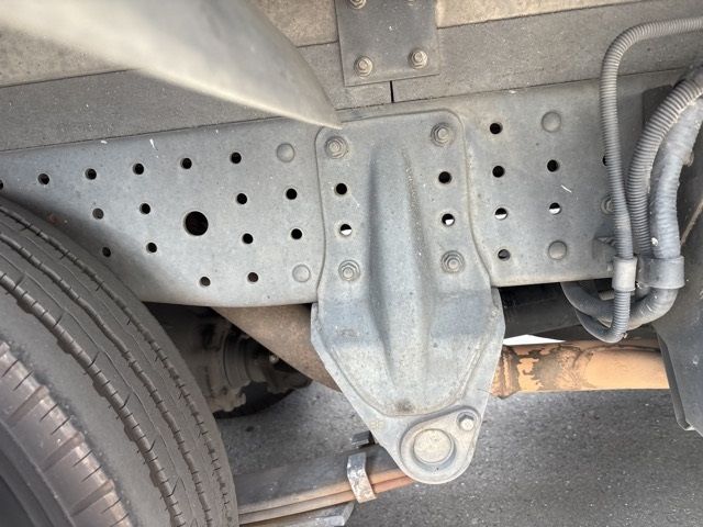2016 Mitsubishi Fuso Canter Aluminum van auction photo 17