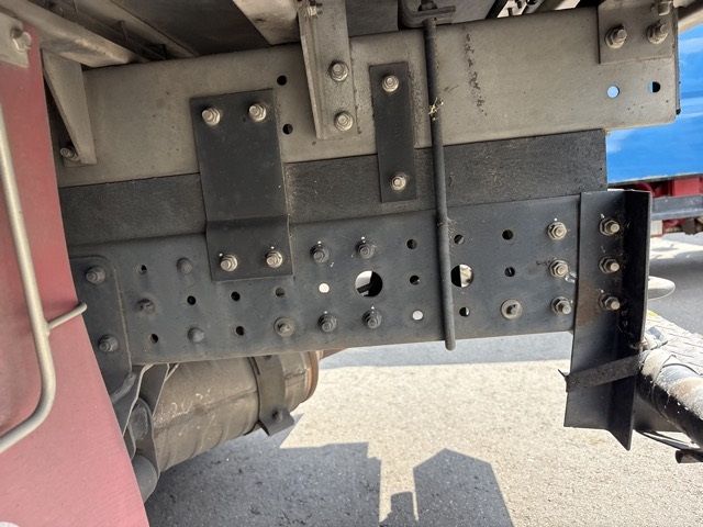 2016 Mitsubishi Fuso Canter Aluminum van auction photo 14