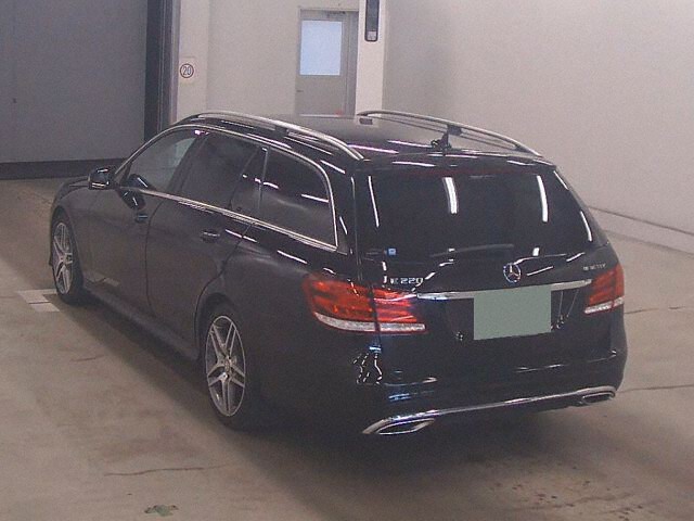 2016 Mercedes-Benz E-Class Station Wagon E220 BlueTEC AG auction photo 2