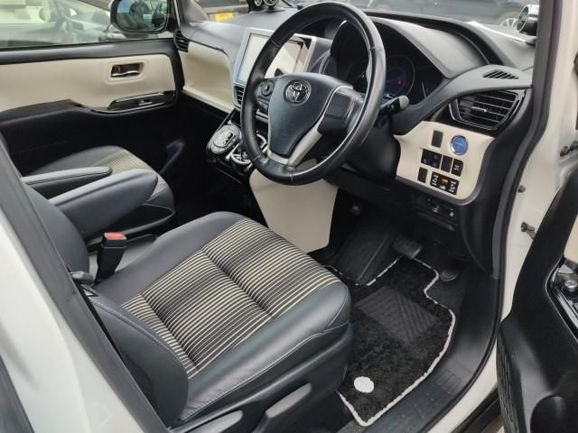 2019 Toyota Noah ハイブリッドSi WxBII auction photo 3