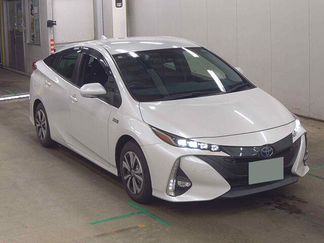 2021 Toyota Prius PHEV S Safety Package Japan auction vehicle