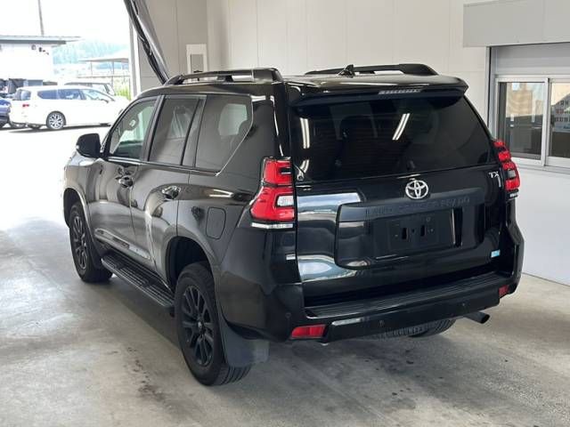 2023 Toyota Land Cruiser Prado TX L Package Matte Black auction photo 5