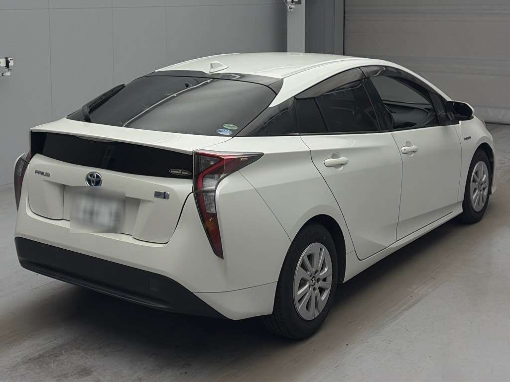 2016 Toyota Prius S auction photo 2