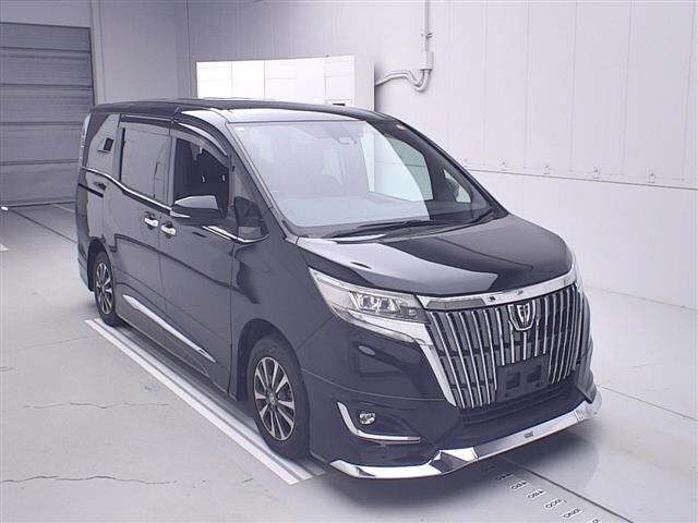 2018 Toyota Esquire Gi Japan auction vehicle