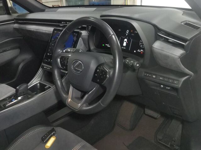 2024 Lexus LBX クール auction photo 3