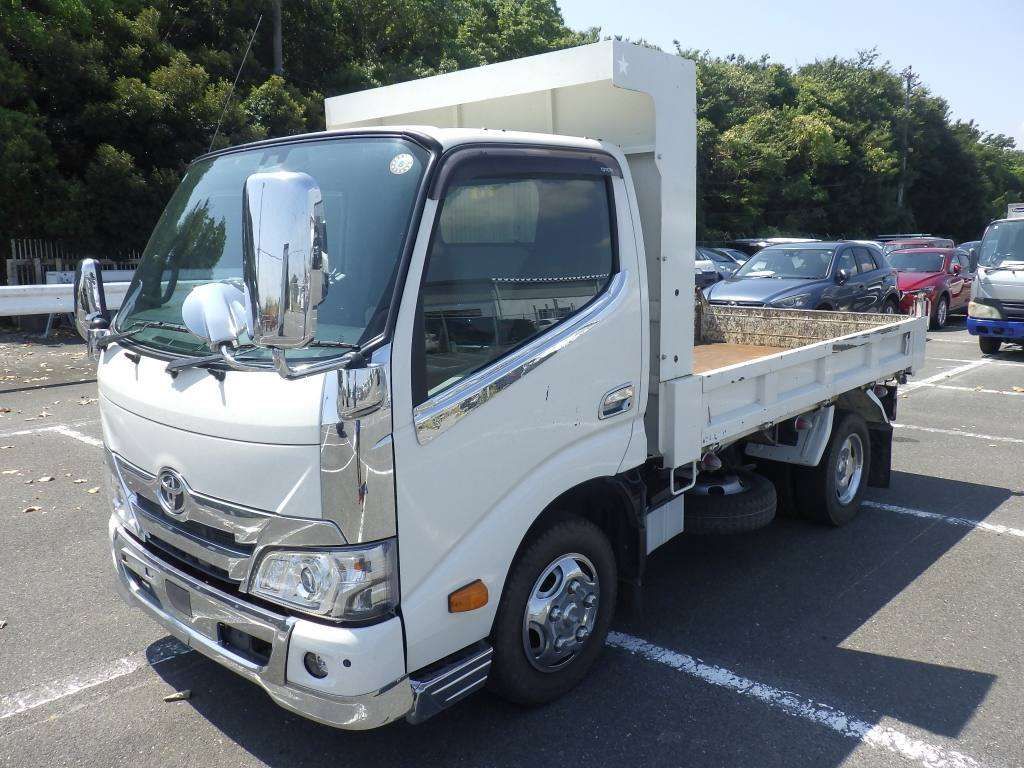2023 Toyota Dyna dump Japan auction vehicle