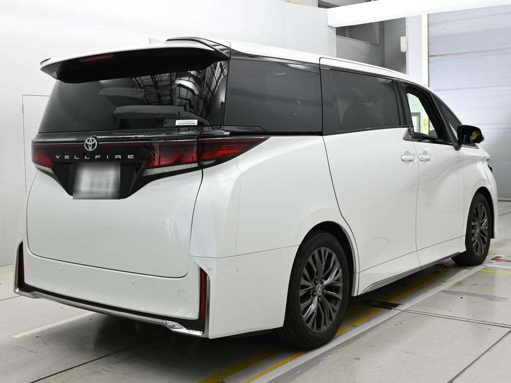 2025 Toyota Vellfire Z Premier auction photo 2