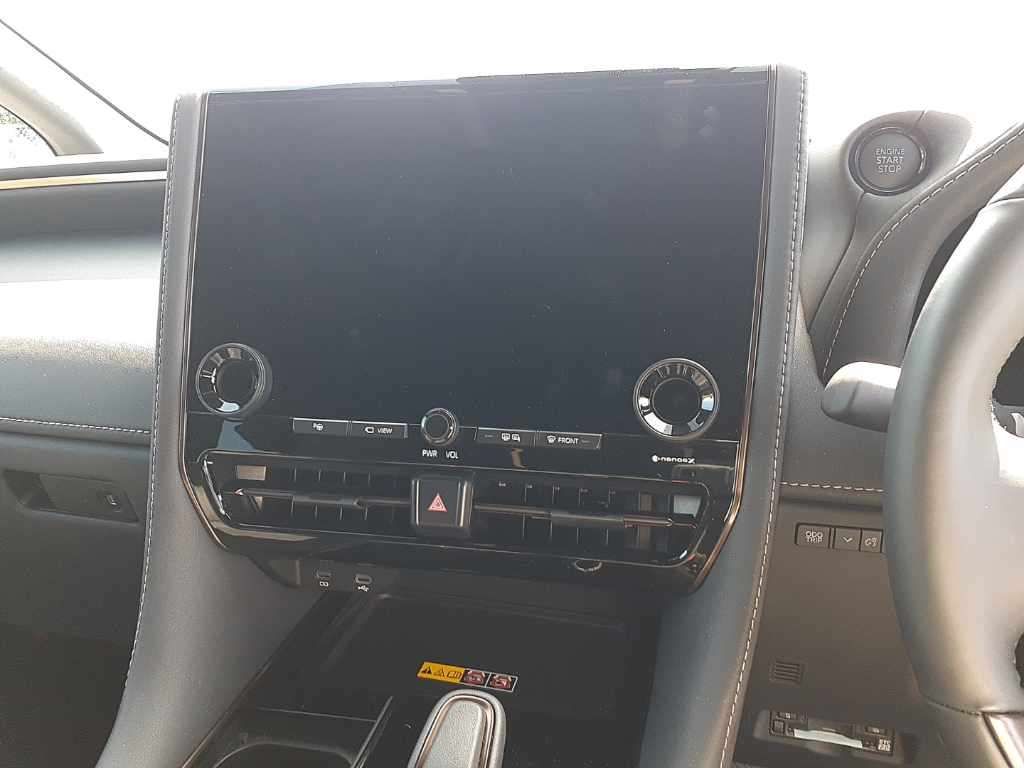2025 Toyota Vellfire Z Premier auction photo 12