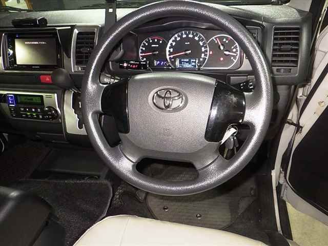 2014 Toyota Hiace 4WD Super GL auction photo 8