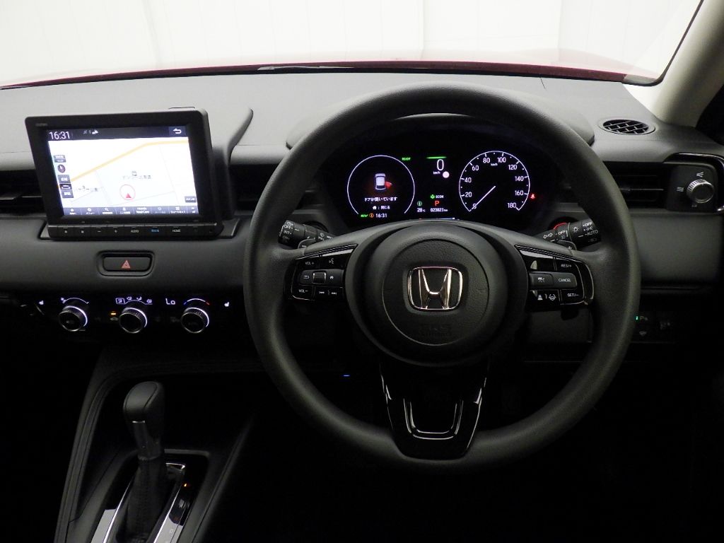 2022 Honda Vezel 4WD e:HEV X auction photo 3