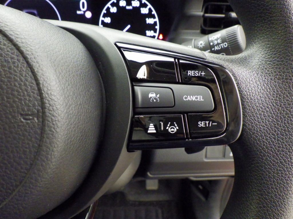 2022 Honda Vezel 4WD e:HEV X auction photo 9